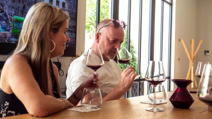 From Bordeaux: St-Emilion Day Tour with Tastings and Lunch - Château tastings in three chapters: why the order matters