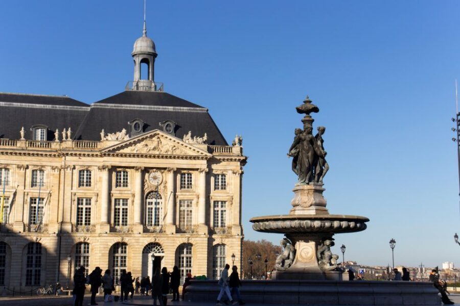 Full-Day Bordeaux gourmet tour & 2 chateau Medoc - Wine tasting reality check: 5–6 pours across a long day