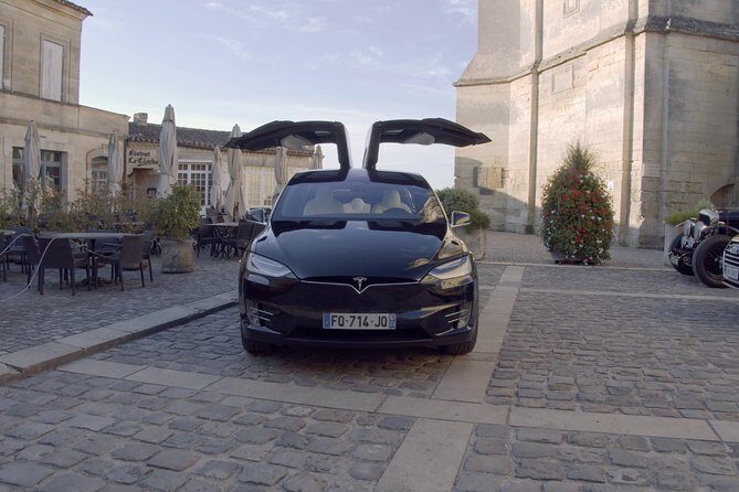 Luxurious full day Bordeaux wine tour in a Tesla - Saint-Émilion and the grand crus classés: what your chateaux visits can teach you