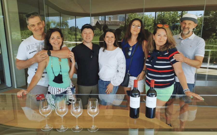 Médoc Morning Wine Tour - Winery & Tastings - Meeting point: where to stand and why being early matters
