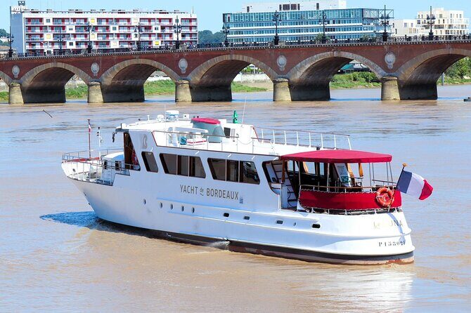 Prestige Commented Cruise glass of wine and Canelé in Bordeaux - Pont d’Aquitaine (Aquitaine Bridge): When the Scale Hits