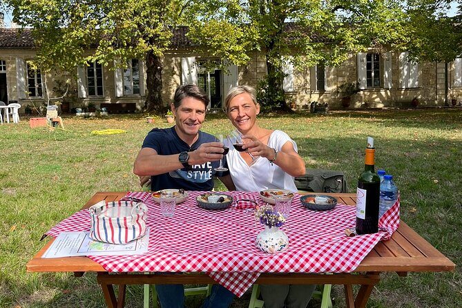Private 2cv tour in the vineyards and Wine tasting - Camblanes et Meynac: the vine-to-cellar visit that actually teaches