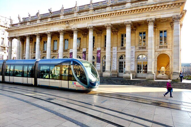 Private - Best of Bordeaux Walking Tour + Glass of Bordeaux Wine - Price and value: what $102.84 buys you in Bordeaux