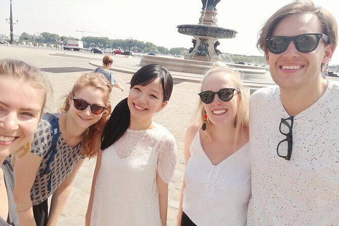 Private - Best of Bordeaux Walking Tour + Glass of Bordeaux Wine - From landmark to landmark: the walking loop that keeps your eyes busy