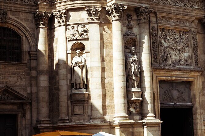 Private Bordeaux History Tour with a glass of Bordeaux wine. - Rue Saint-Catherine: Roman road to shopping street