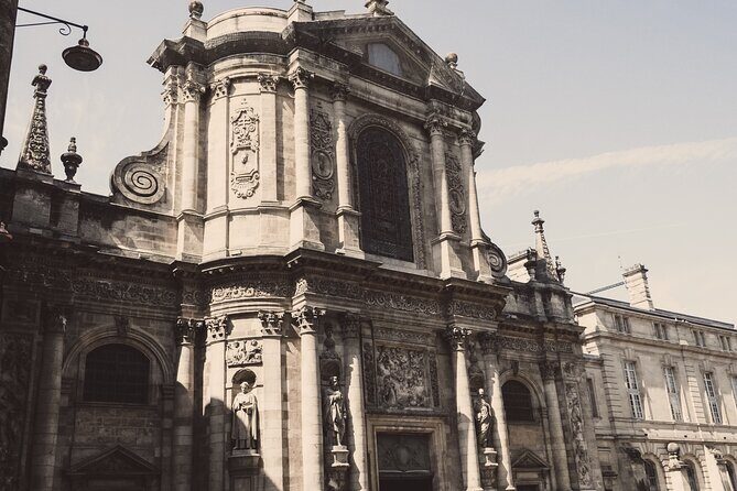 Private Bordeaux History Tour with a glass of Bordeaux wine. - Start at Saint-André Cathedral: where the story gets real