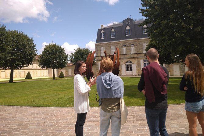 Private tour in the prestigious Médoc wine region - 1855 context and what it means for your tasting