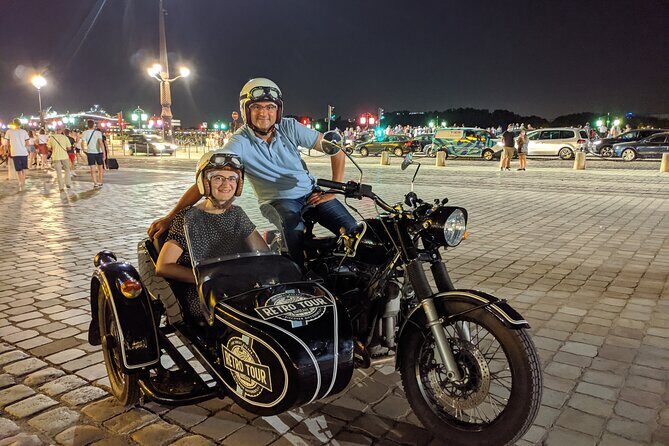 Private tour of Bordeaux at night in a sidecar - Place du marché and rue Notre-Dame: the route sets the mood