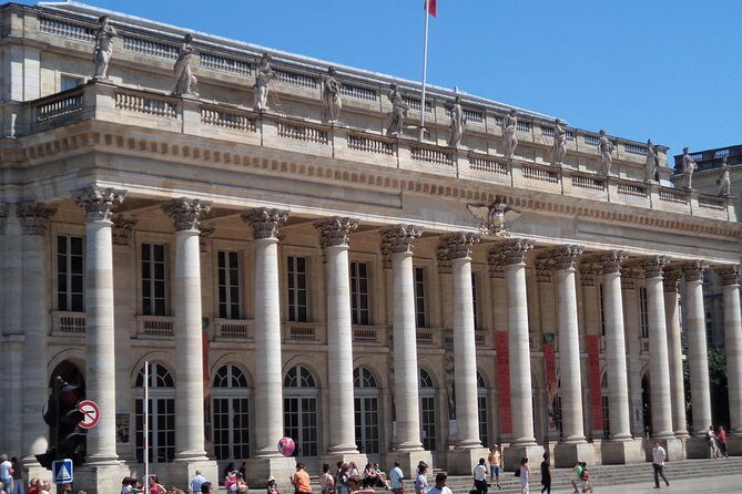 Private tour of Bordeaux by a Bordeaux historian - Eglise St Pierre and Place de la Bourse: symmetry, commerce, and the water mirror