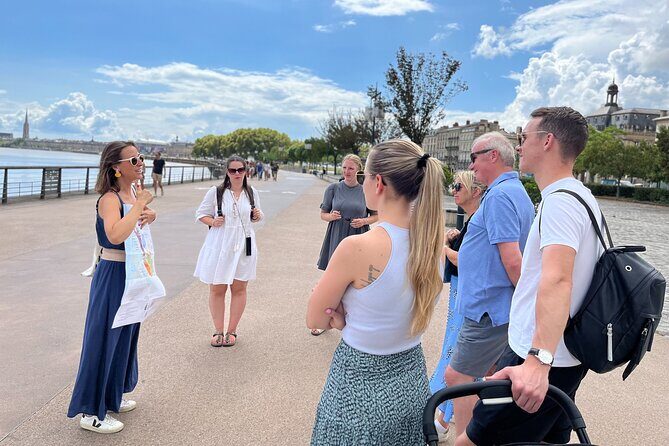 Professional - Bordeaux Wine and Cheese Tasting with a walking tour - Bridges, wine, and power: Pont de Pierre and Pont Jacques Chaban Delmas