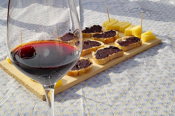 Saint-Emilion Afternoon Wine Tour - 2 Wineries & delicacies - Bordeaux to Saint-Émilion: The Minivan Ride That Sets the Tone