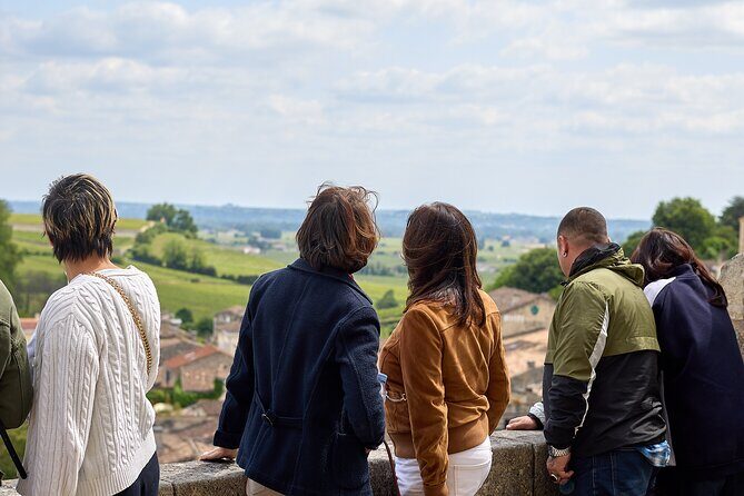 Saint-Émilion day tour: village visit, Châteaux and lunch - Rolling out of Bordeaux: meeting point, timing, and the drive that teaches