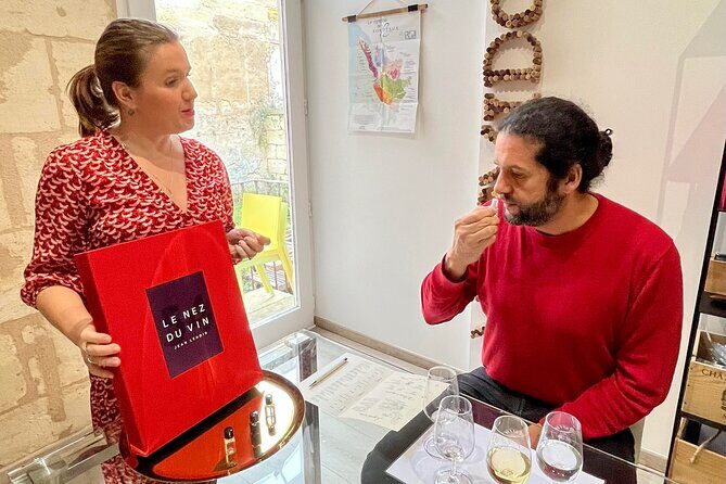 Tasting of 6 Bordeaux wines and pairing charcuterie & cheese - The tasting sequence: mystery wine, whites from both banks, then reds and a soft pour